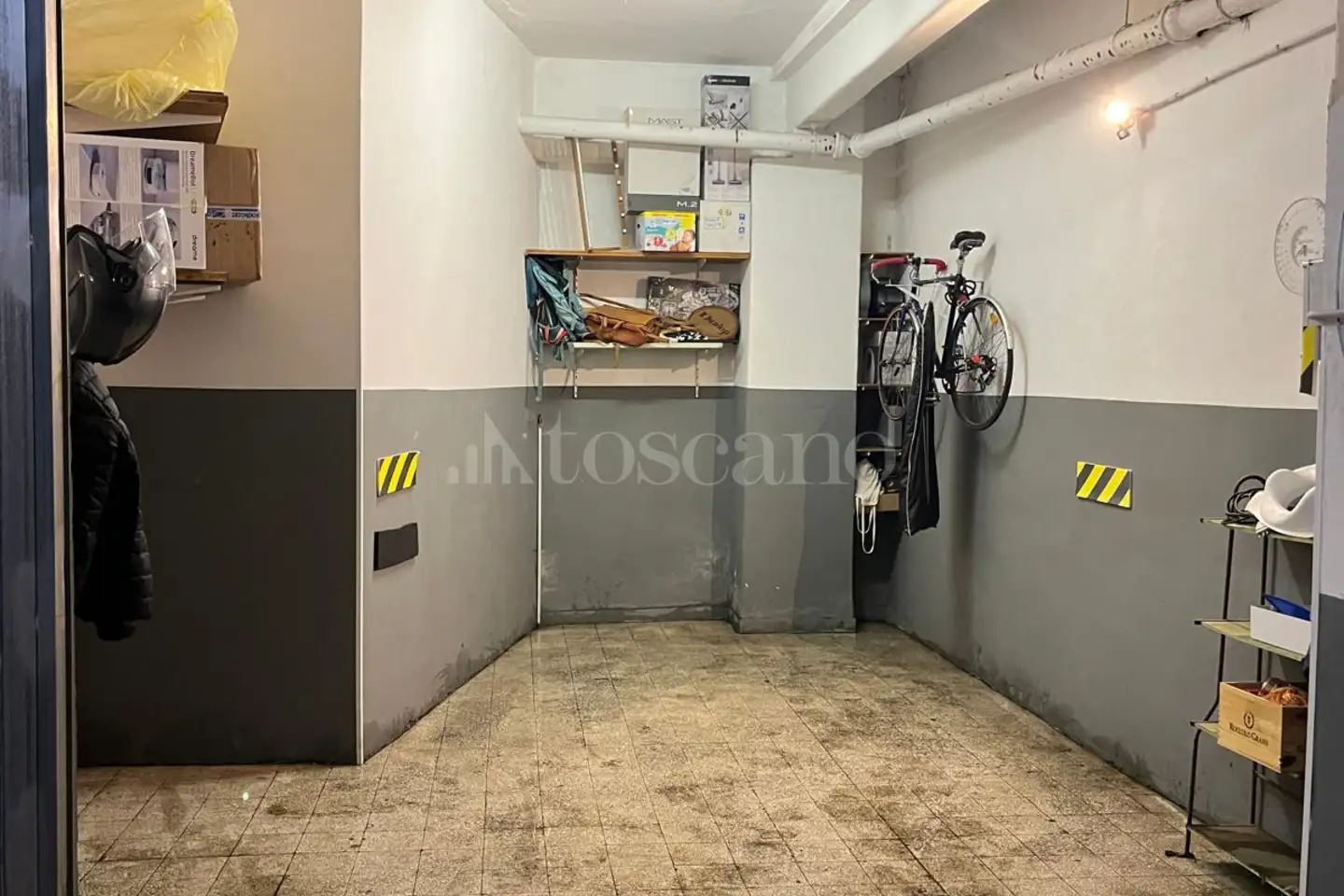 Box in vendita di 21 mq a €29.500 (rif. 9/2026)