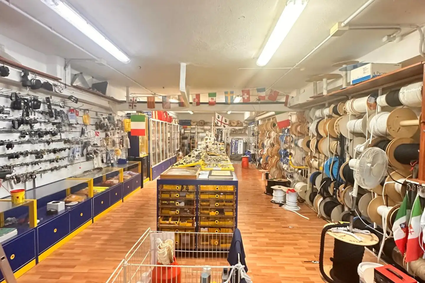 Negozio in vendita di 143 mq a €385.000 (rif. 22/2025)