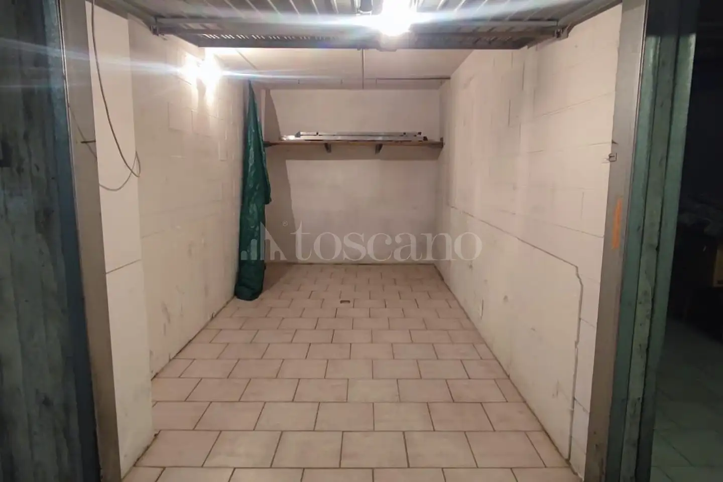 Box in vendita di 15 mq a €25.000 (rif. 8/2026)