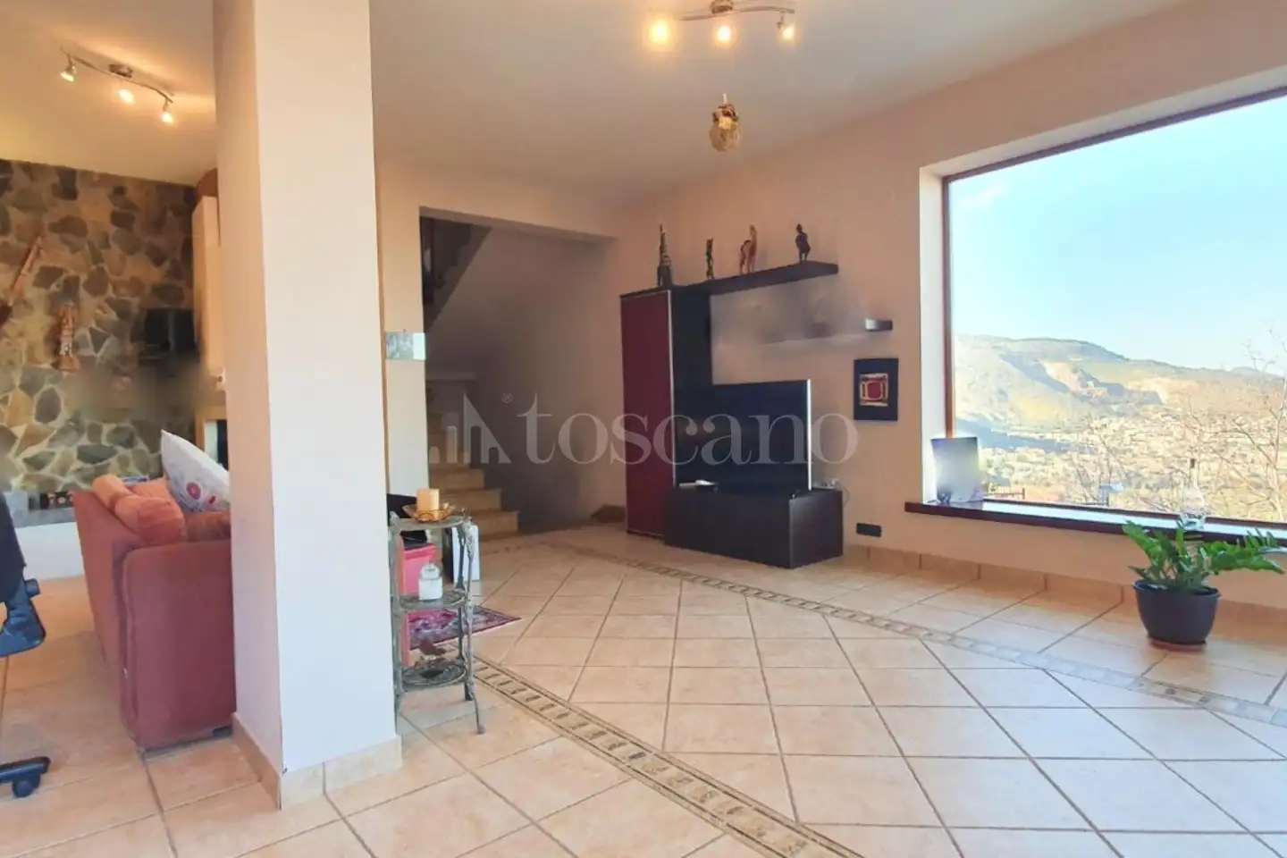 Villa in vendita di 250 mq a €385.000 (rif. 61/2025)