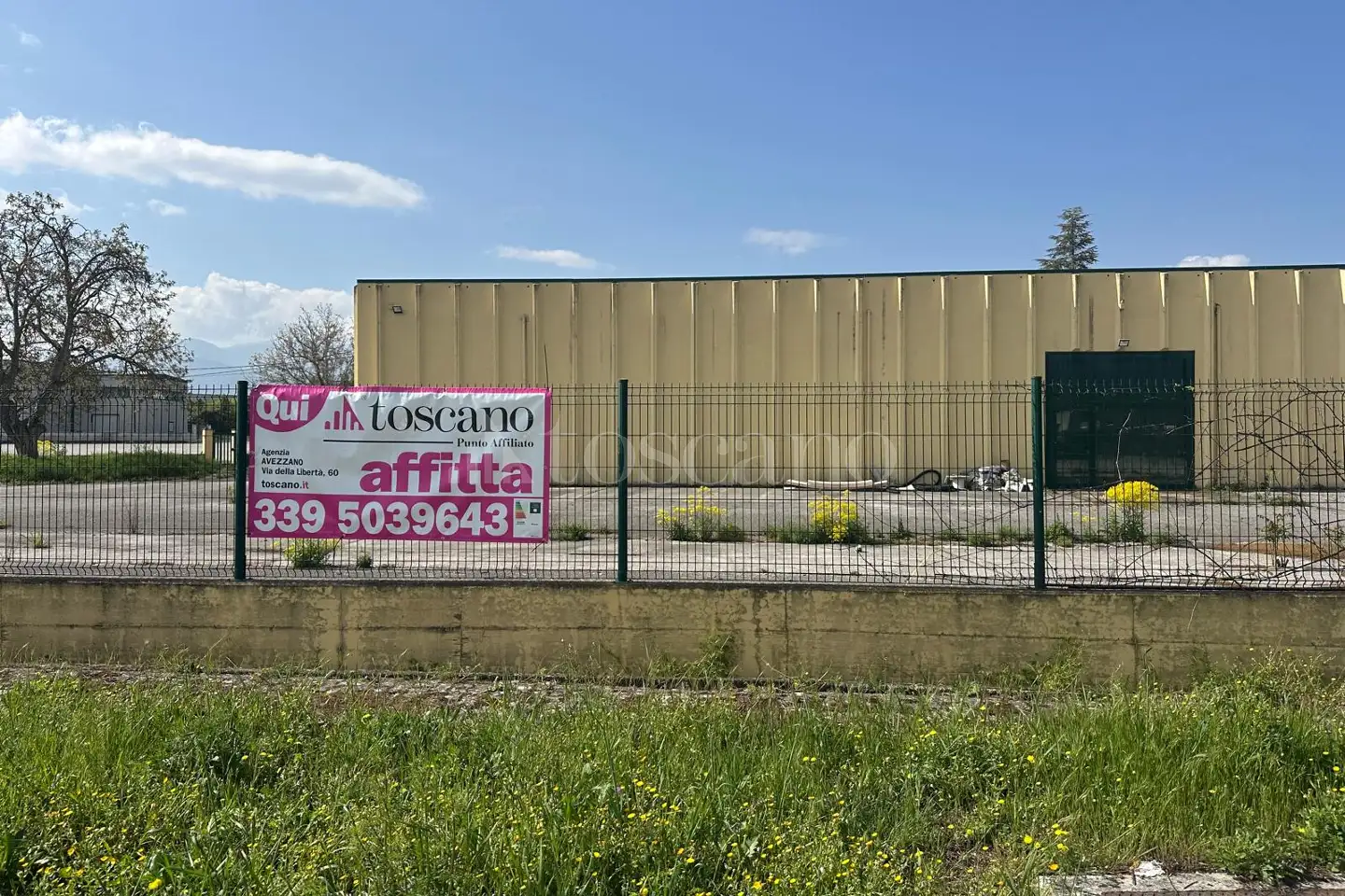 Capannone in affitto di 2.300 mq a €4.000 (rif. 9/2026)