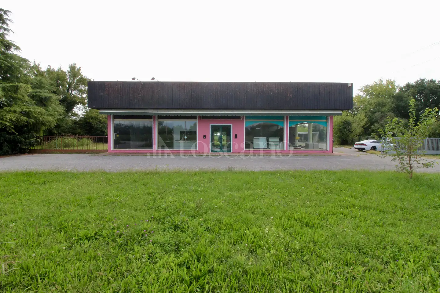 Negozio in vendita di 540 mq a €199.000 (rif. 164/2026)