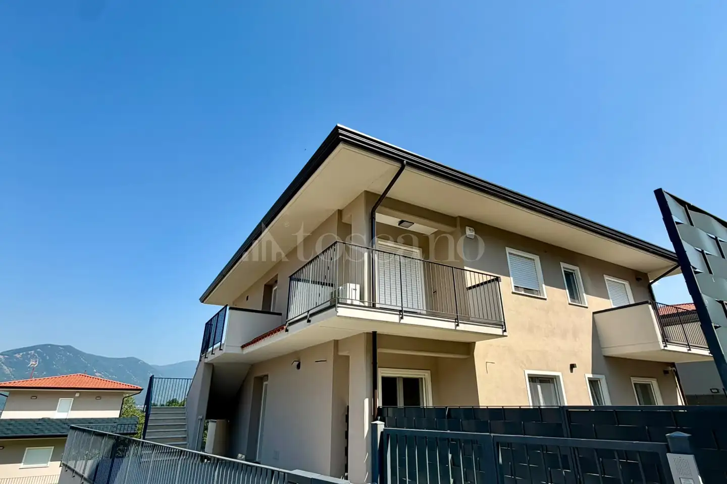 Villa Bifamiliare in vendita di 100 mq a €235.000 (rif. 156/2026)