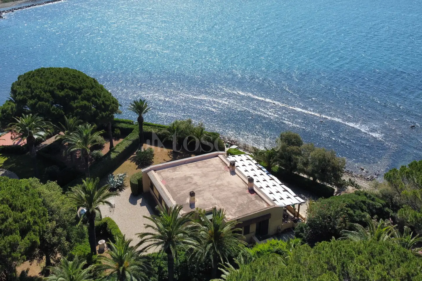 Villa in vendita di 250 mq a €1.200.000 (rif. 9/2025)