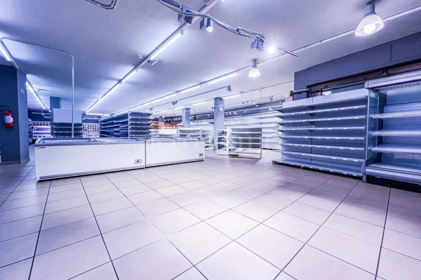 Negozio in vendita di 333 mq a €390.000 (rif. 93/2024)