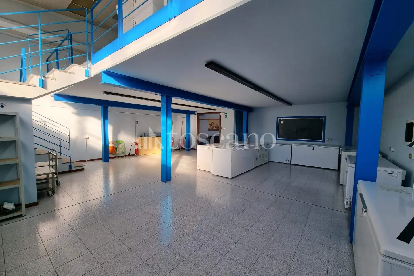 Capannone in vendita di 180 mq a €140,000 (rif. MRE1222VE.A)