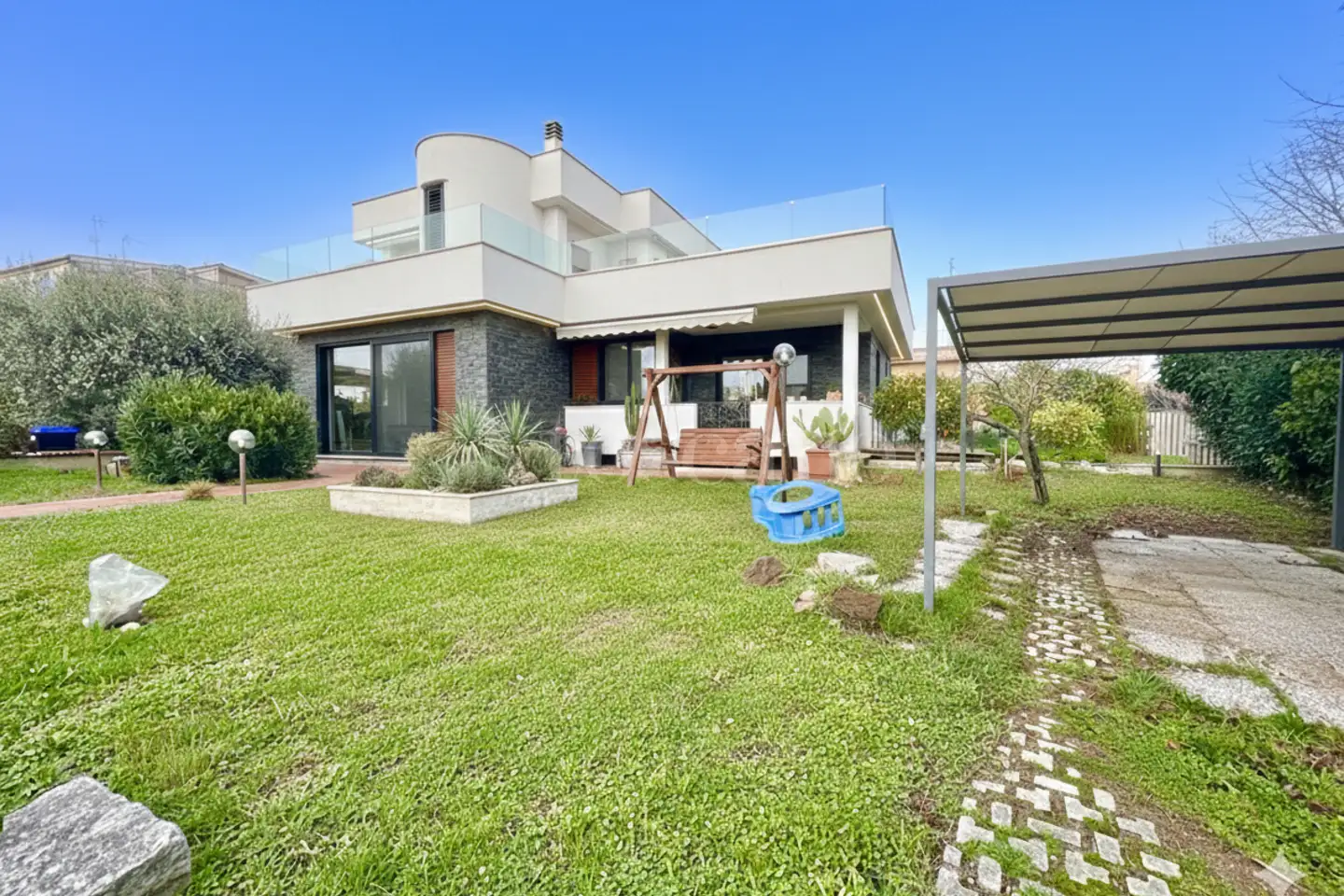 Villa in vendita di 320 mq a €279.000 (rif. 1/2026)