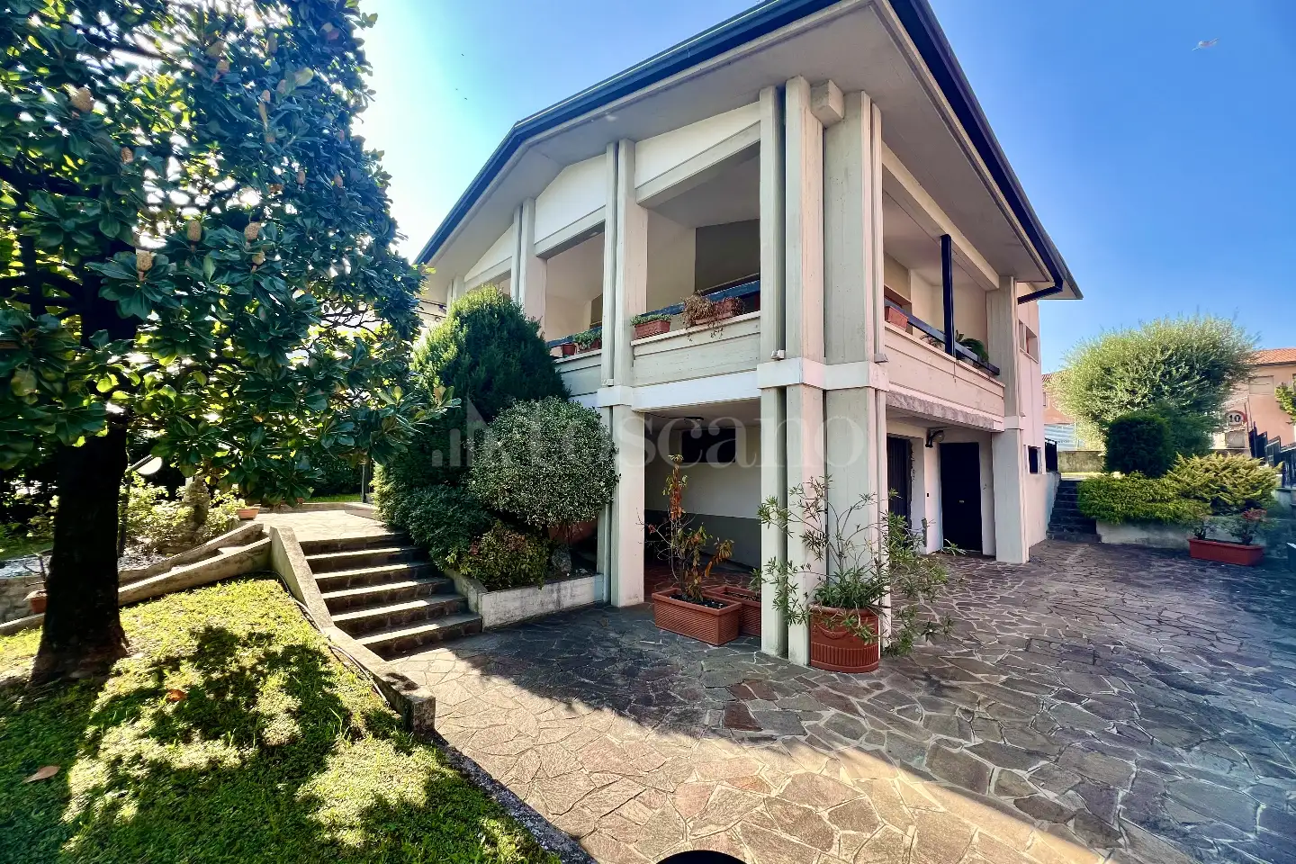 Villa in vendita di 400 mq a €700.000 (rif. 59/2025)
