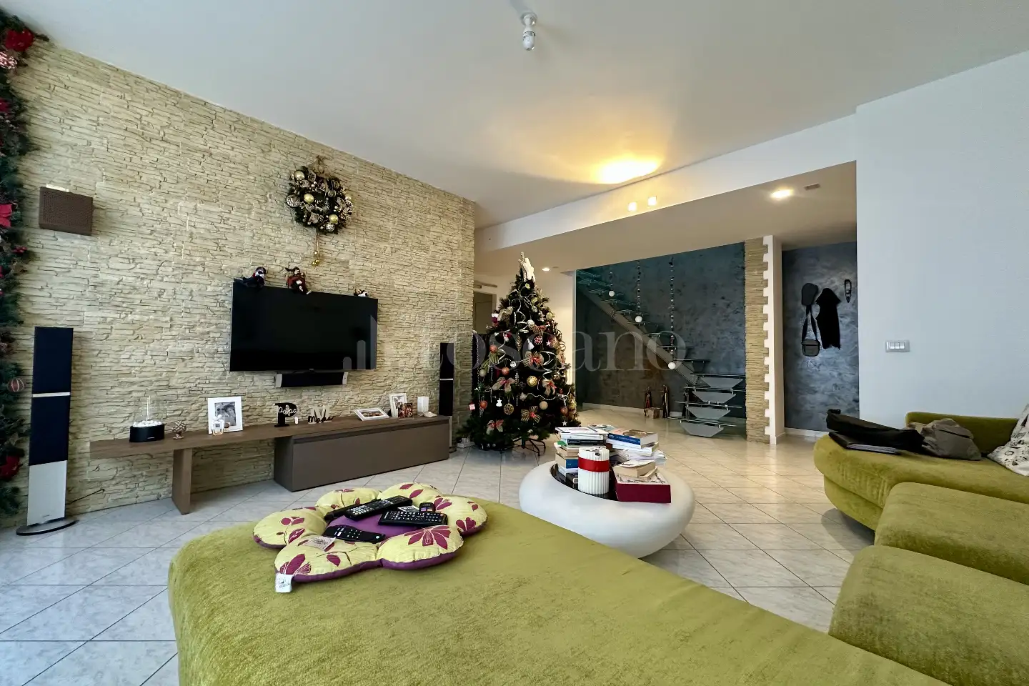 Attico in vendita di 180 mq a €389.000 (rif. 76/2026)