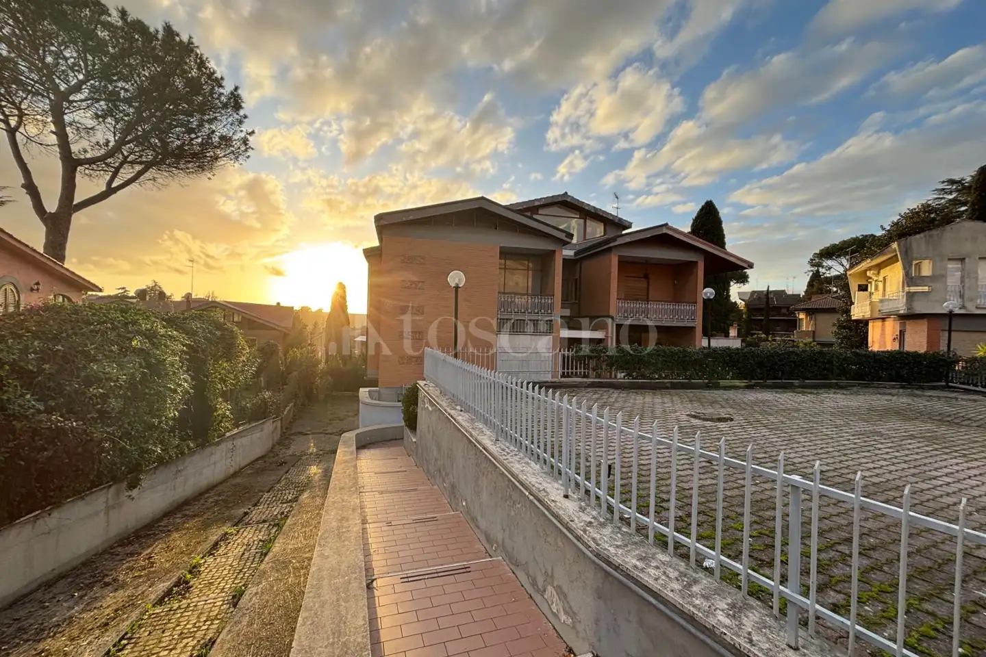 Villa Plurifamiliare in vendita di 800 mq a €1.069.000 (rif. 56/2024)