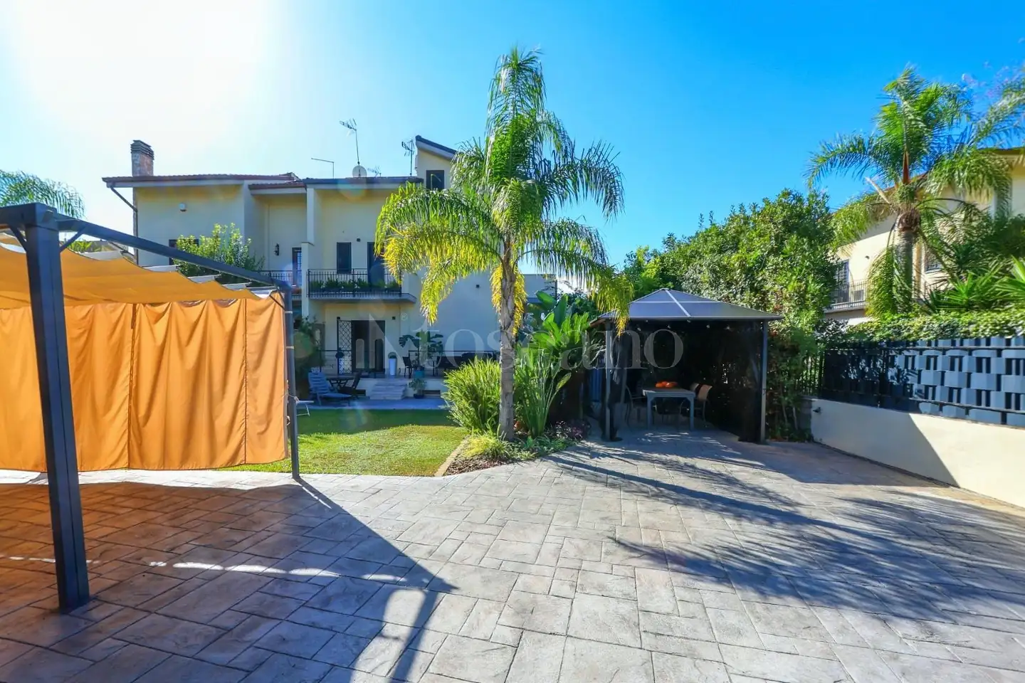Villa Plurifamiliare in vendita di 210 mq a €675.000 (rif. 62/2026)