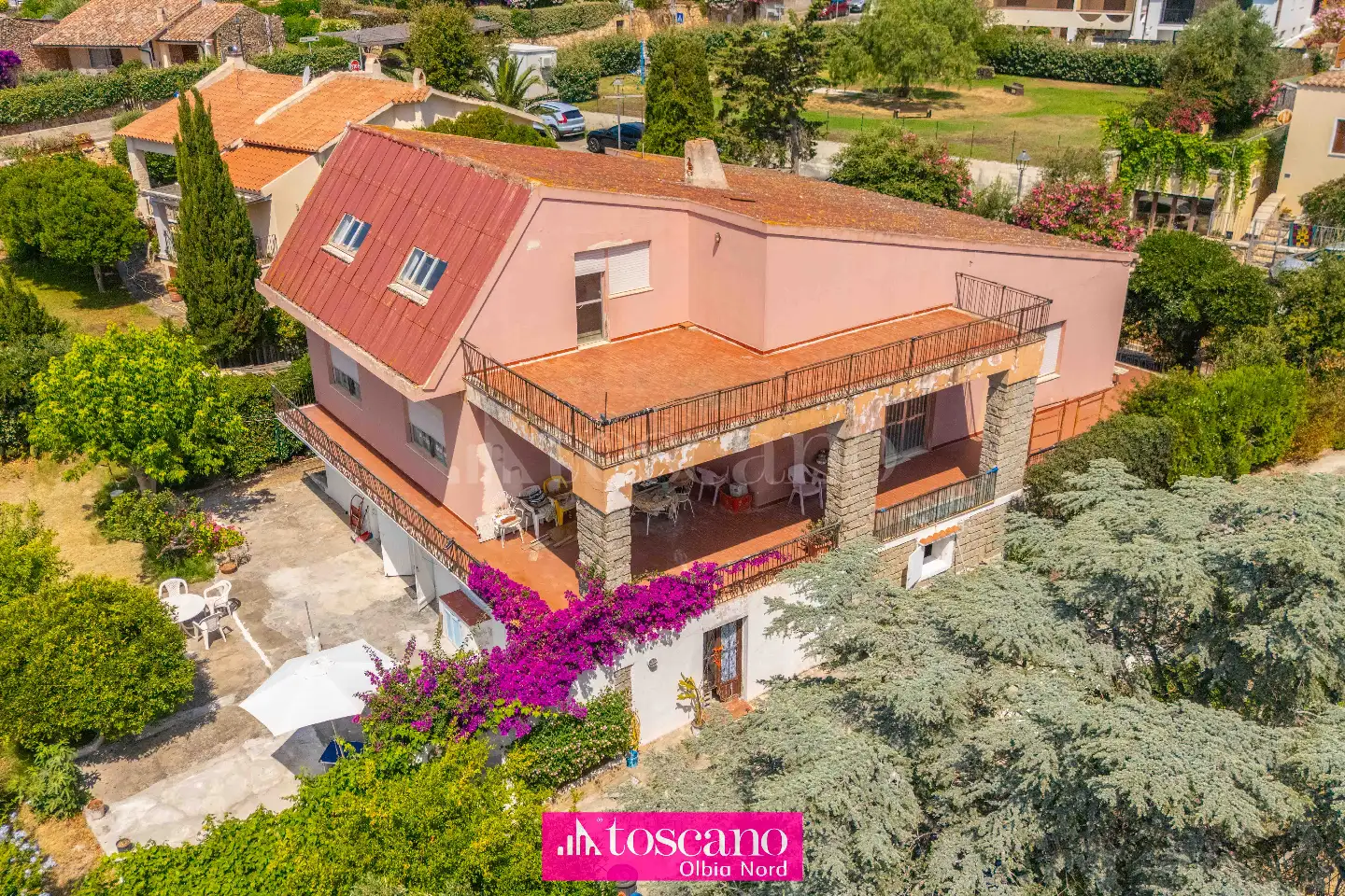 Villa in vendita di 330 mq a €1.500.000 (rif. 42/2026)