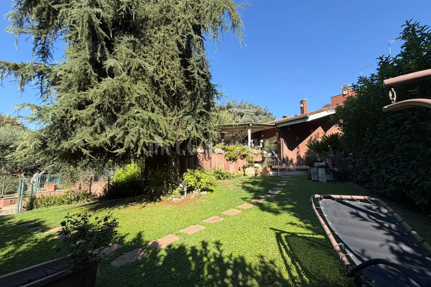 Villa Plurifamiliare in vendita di 430 mq a €395.000 (rif. 19/2026)