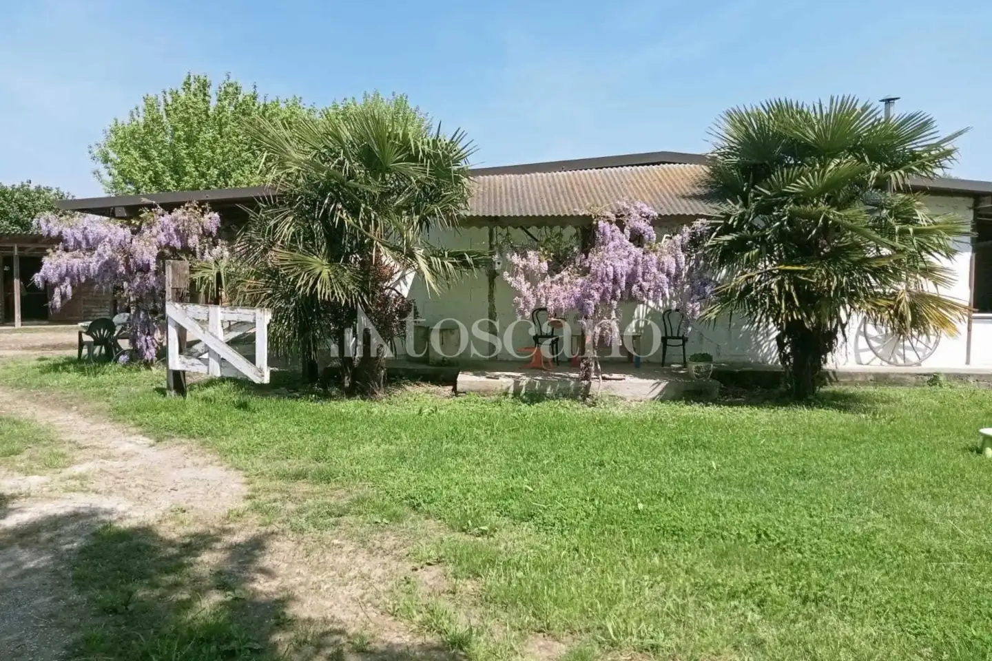 Capannone in vendita di 900 mq a €330,000 (rif. TS0086VE)