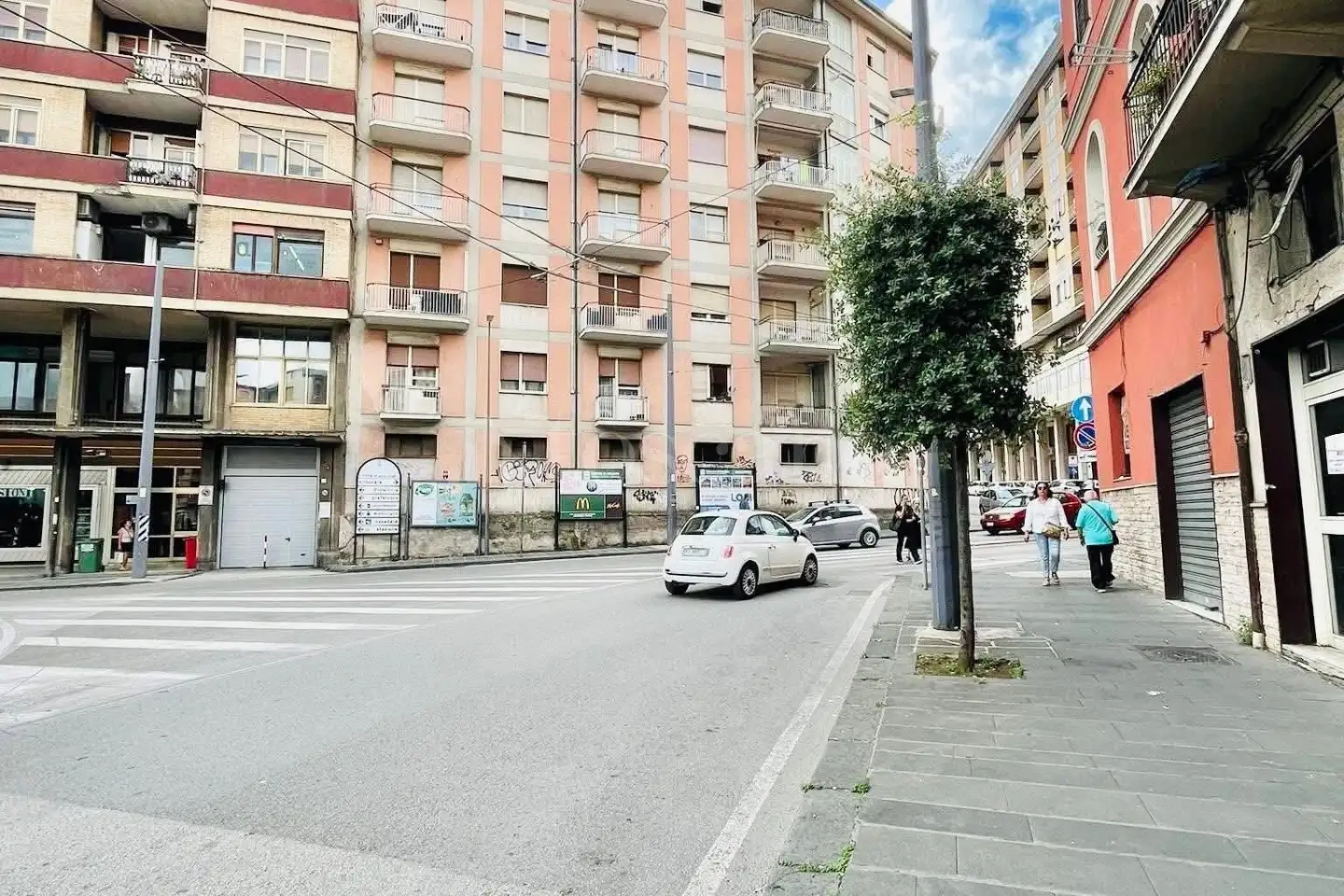 Negozio in affitto di 50 mq a €450 (rif. 170/2026)