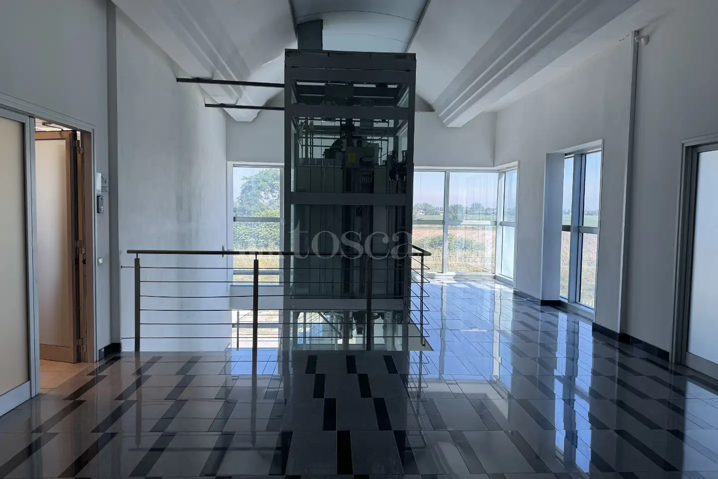 Ufficio in vendita di 180 mq a €1,000 (rif. MRE1253AF-1-1B)