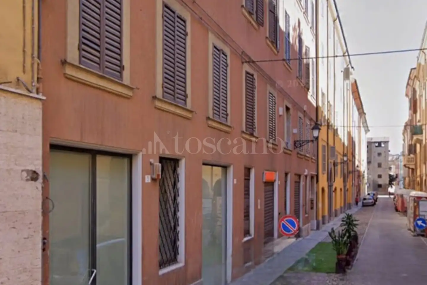 Negozio in affitto di 63 mq a €900 (rif. 46/2025)