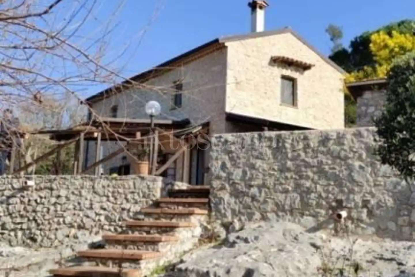 Casale in vendita di 100 mq a €230.000 (rif. 3/2026)