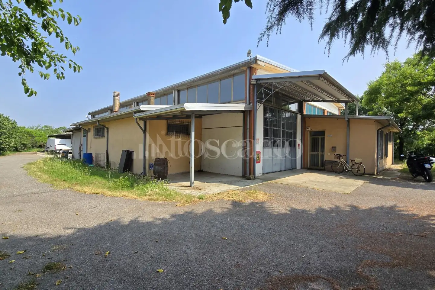 Capannone in vendita di 1000 mq a €300,000 (rif. TS0092VE)