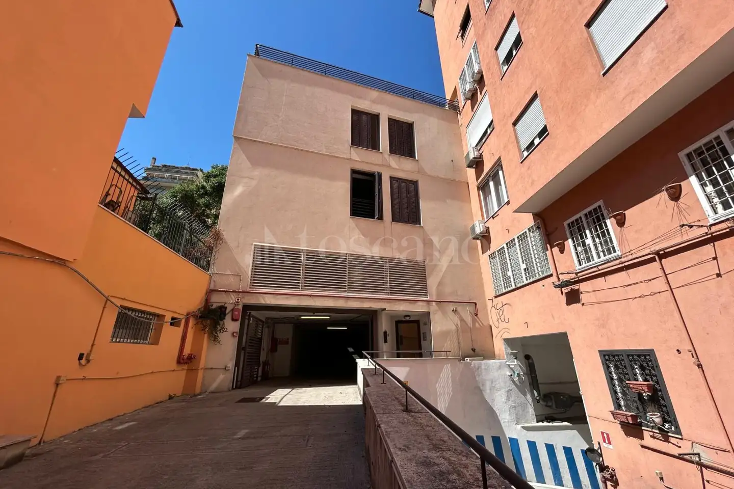 Posto Auto in vendita di 100 mq a €199.000 (rif. 36/2025)