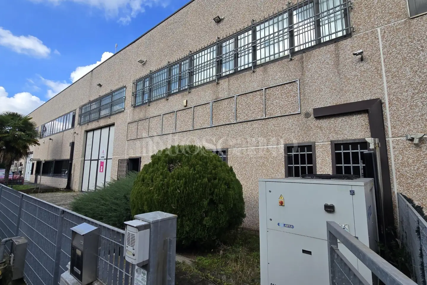 Capannone in vendita di 550 mq a €450,000 (rif. TS0099VE)