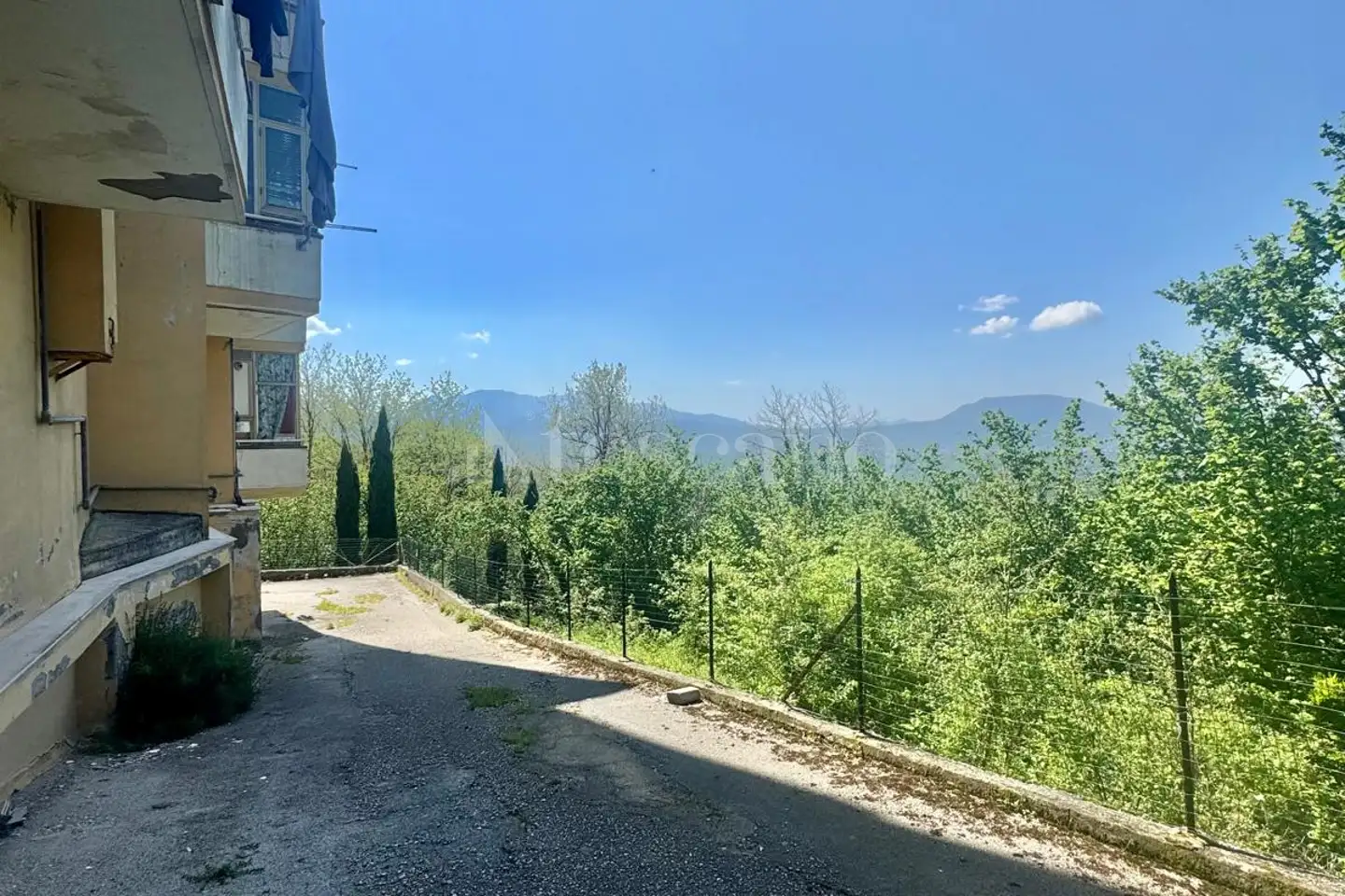 Negozio in vendita di 300 mq a €55.000 (rif. 34/2026)