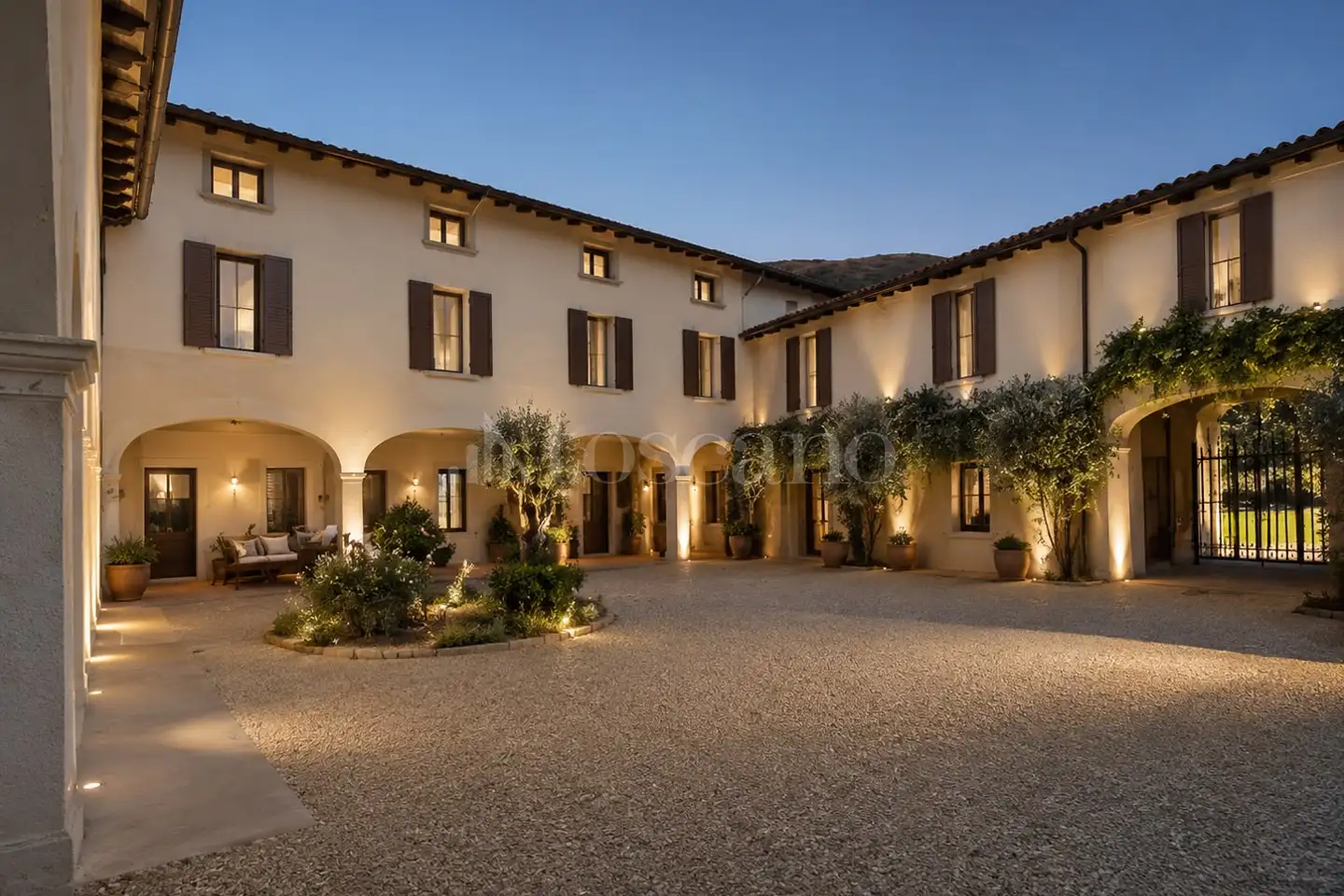 Casale in vendita di 1.300 mq a €560.000 (rif. 65/2023)