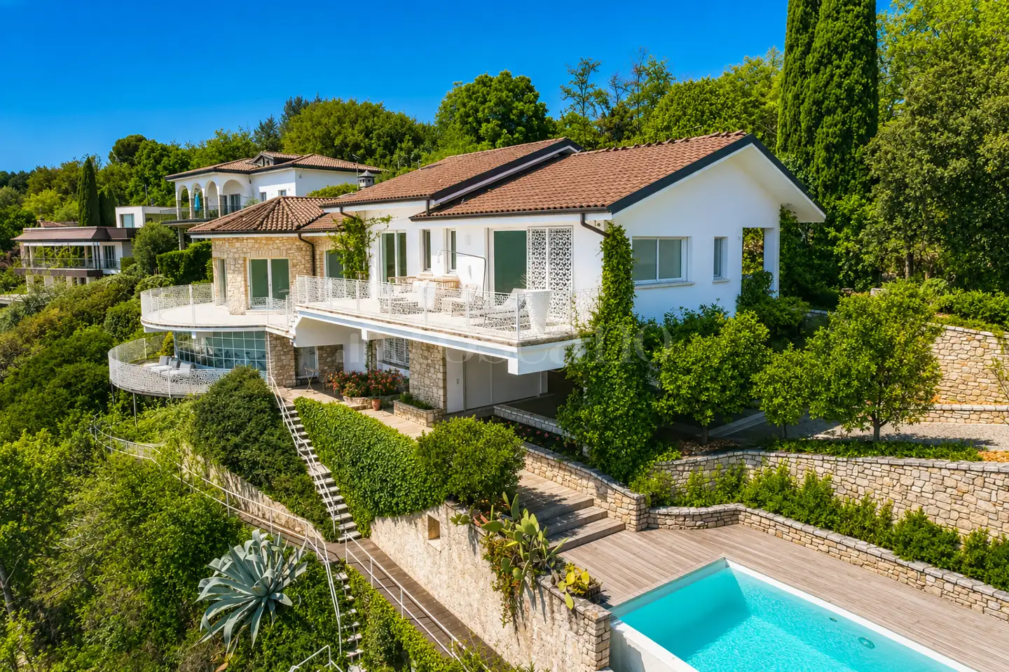 Villa in vendita di 450 mq a €4.500.000 (rif. 24/2025)