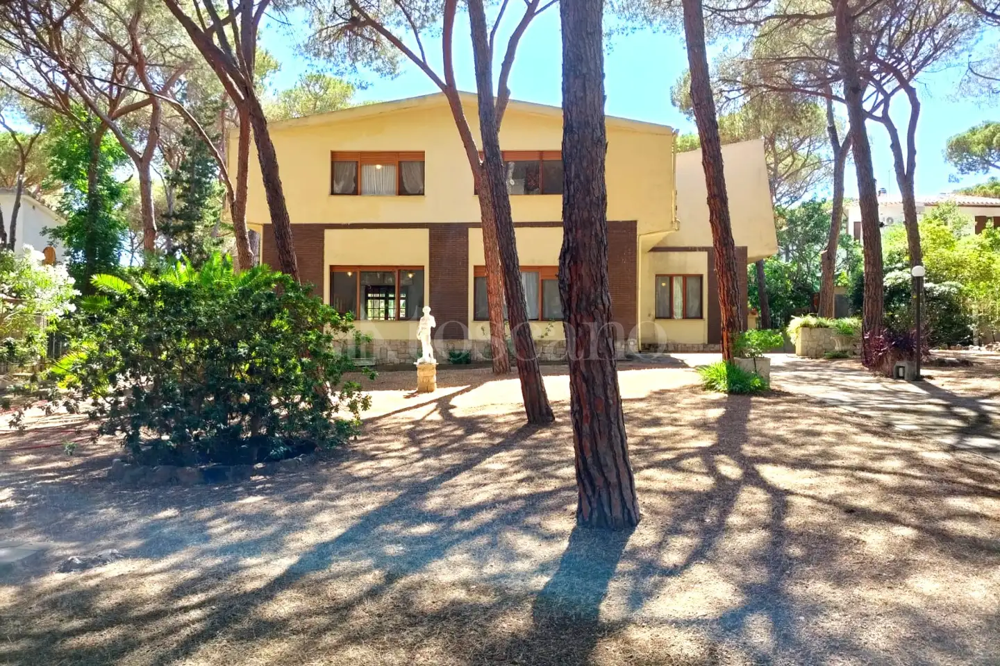 Villa in vendita di 280 mq a €890.000 (rif. 45/2025)