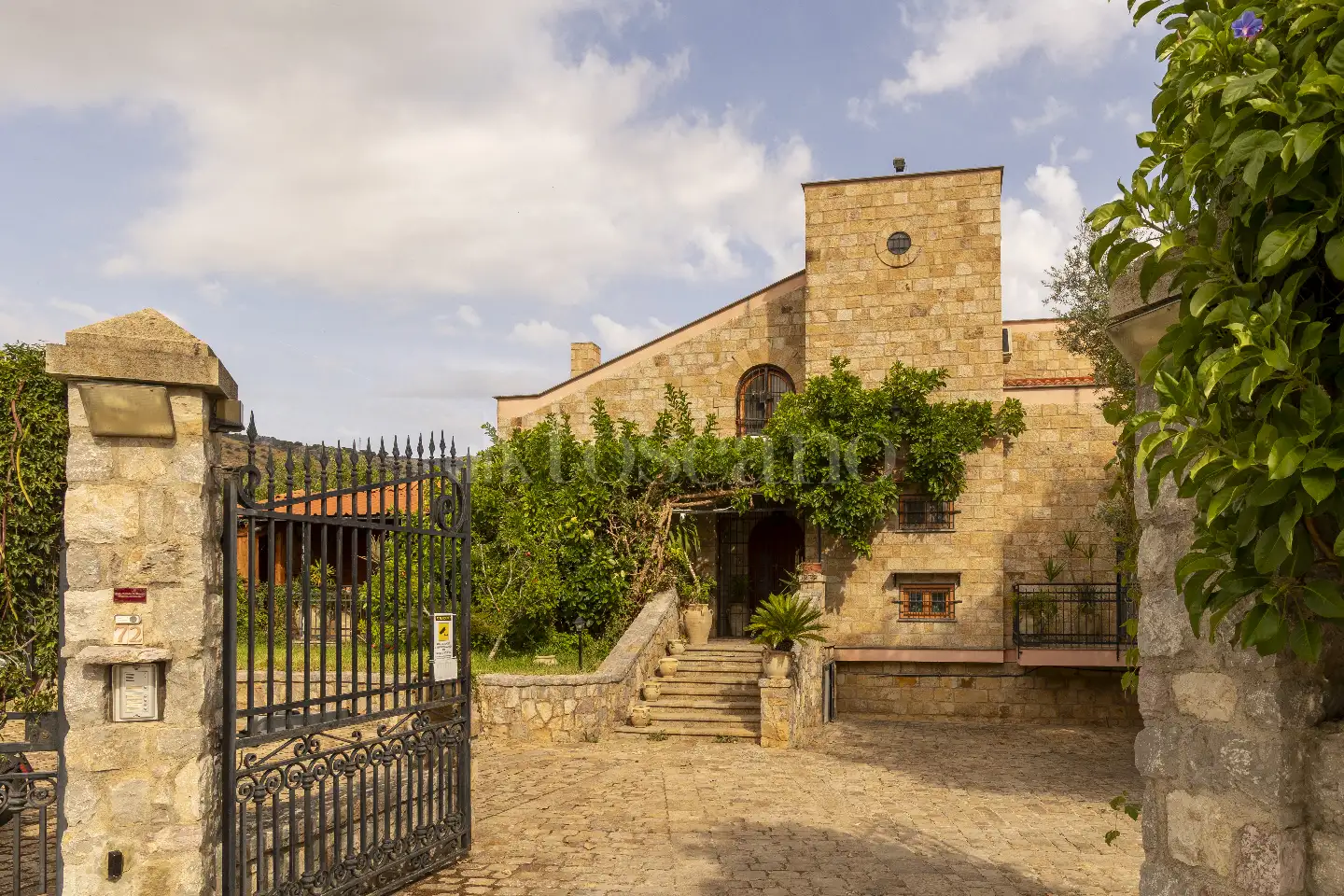 Villa in vendita di 920 mq a €1.800.000 (rif. 43/2025)