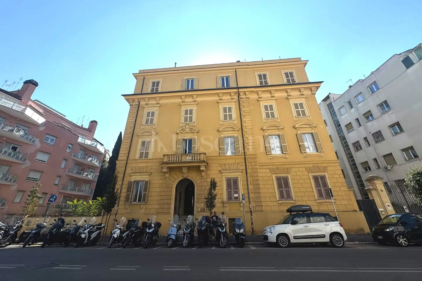Ufficio in affitto di 200 mq a €6.000 (rif. 38/2026)