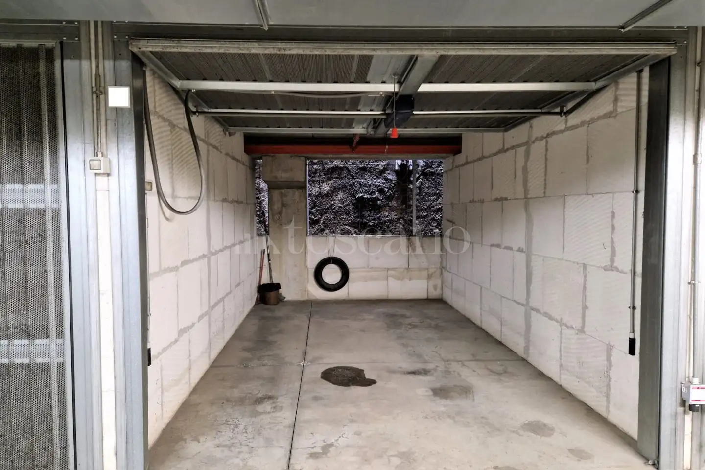 Box in affitto di 15 mq a €220 (rif. 10/2026)