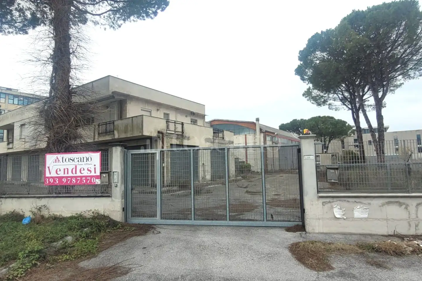 Capannone in vendita di 900 mq a €500.000 (rif. 4/2025)