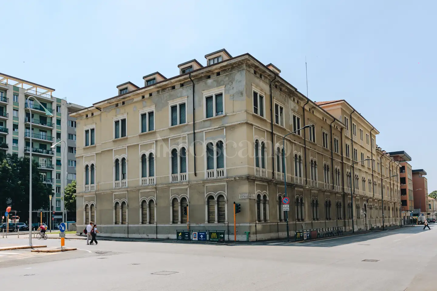 Palazzo in vendita di 7.000 mq trattativa riservata (rif. 21/2025)