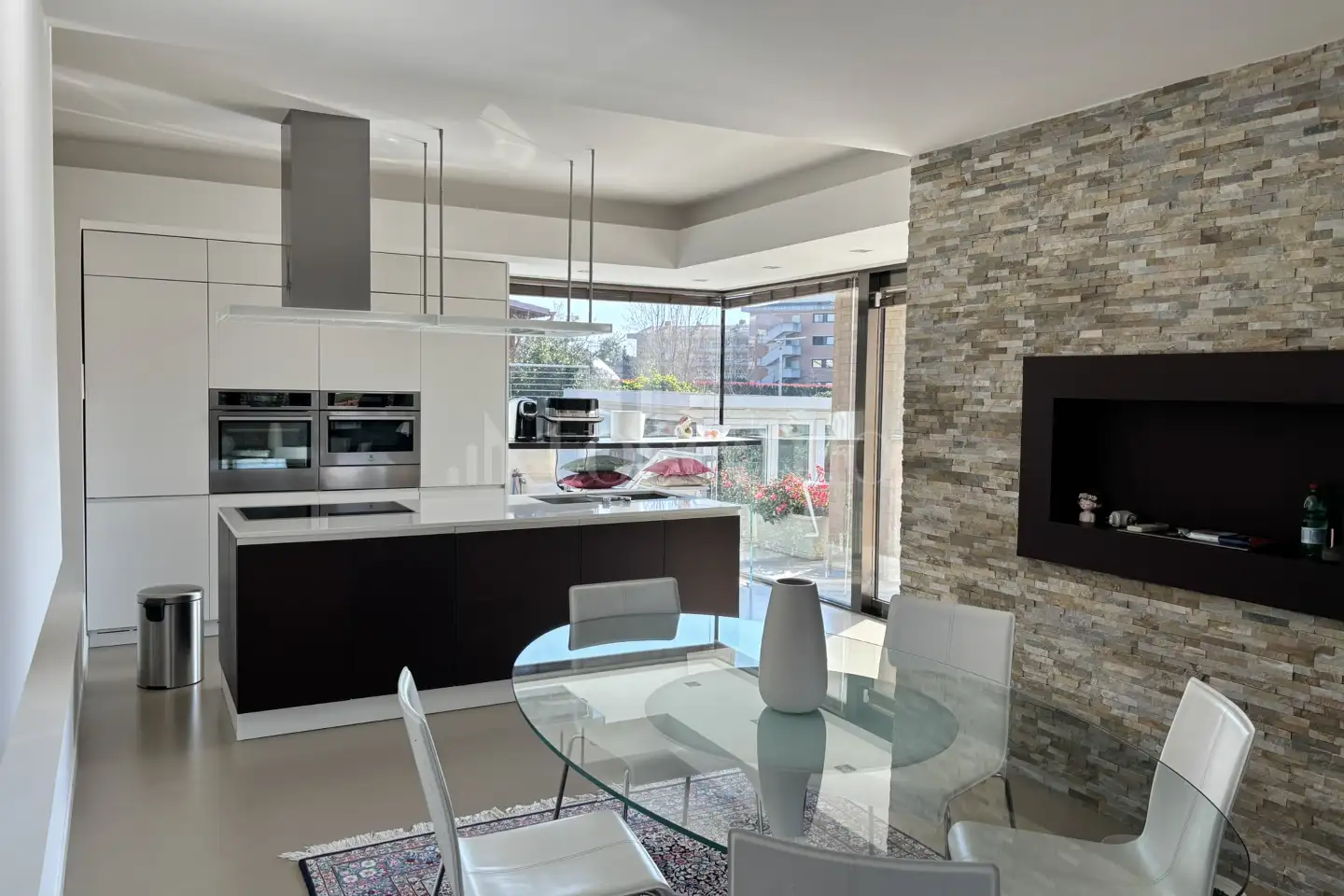 Villa Plurifamiliare in vendita di 250 mq a €1.050.000 (rif. 14/2026)