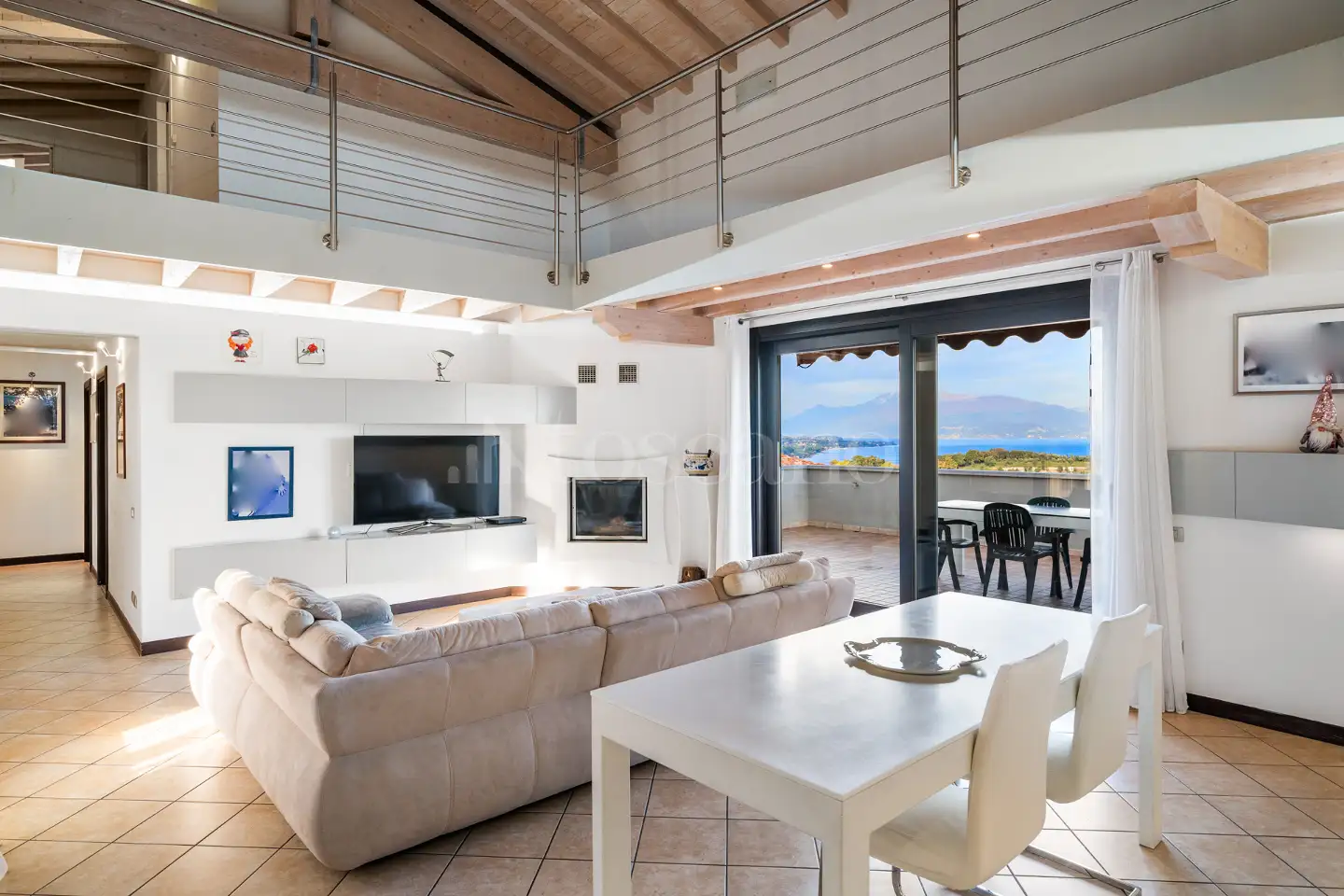 Attico in vendita di 250 mq a €680.000 (rif. 56/2026)