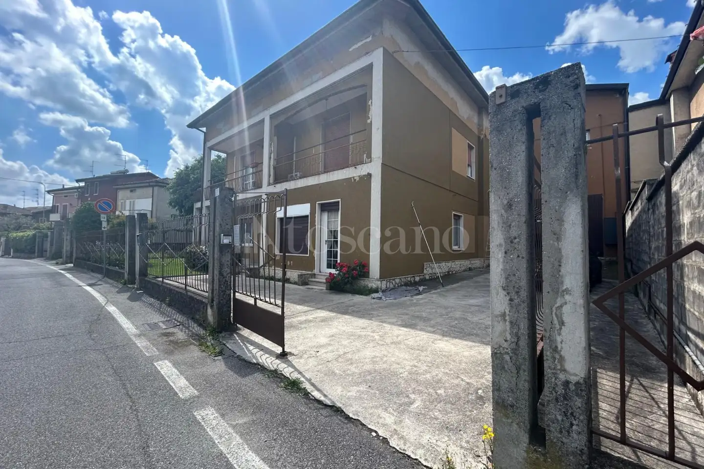 Palazzo in vendita di 400 mq a €460.000 (rif. 28/2024)
