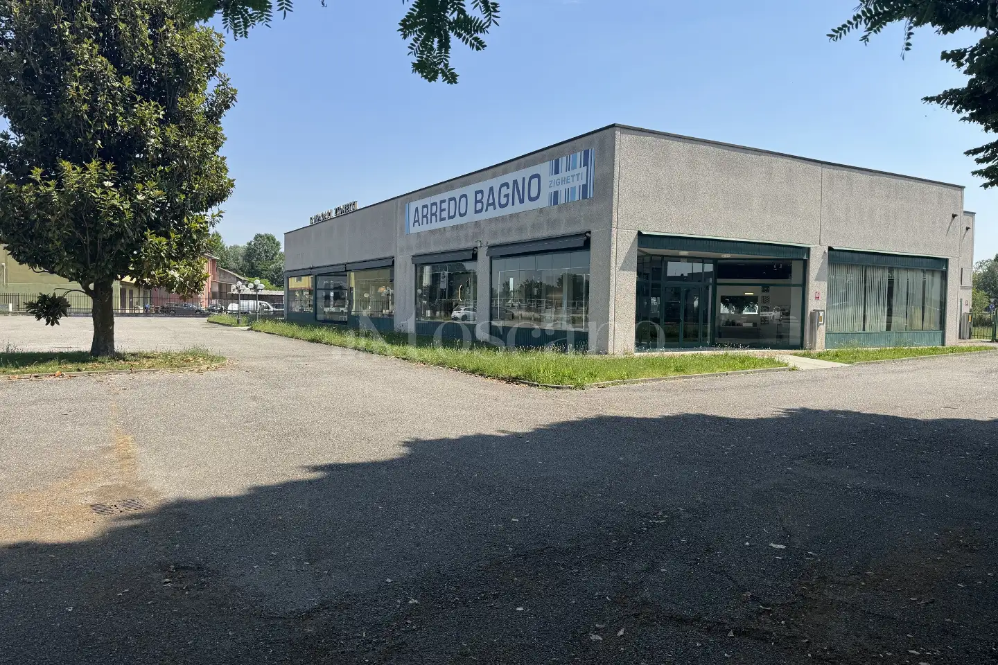 Negozio in vendita di 1400 mq a €9,200 (rif. TS0307VE)