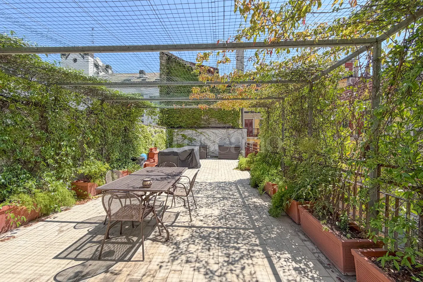 Casa in vendita di 240 mq a €3.290.000 (rif. 106/2026)