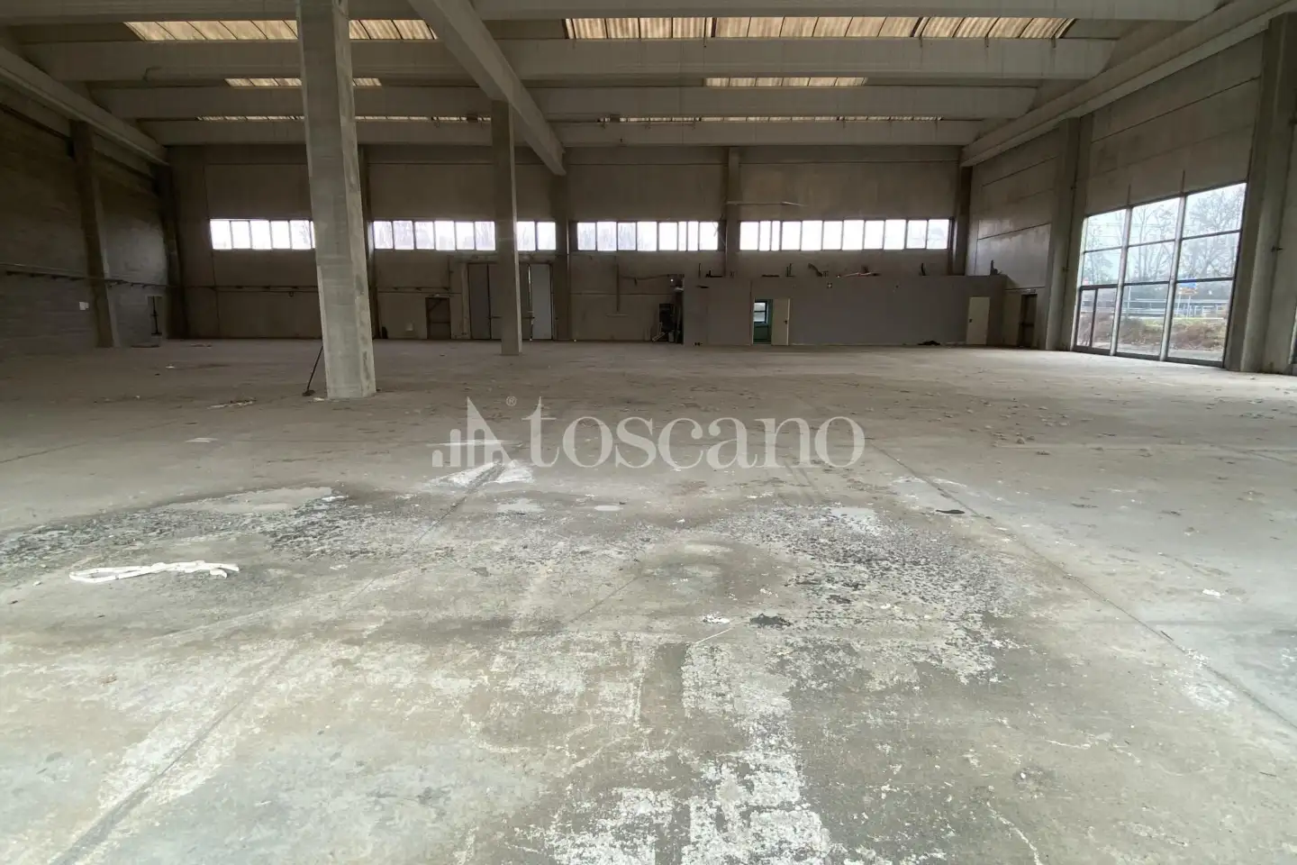 Capannone in vendita di 1356 mq a €621,000 (rif. BL6174VE-1)