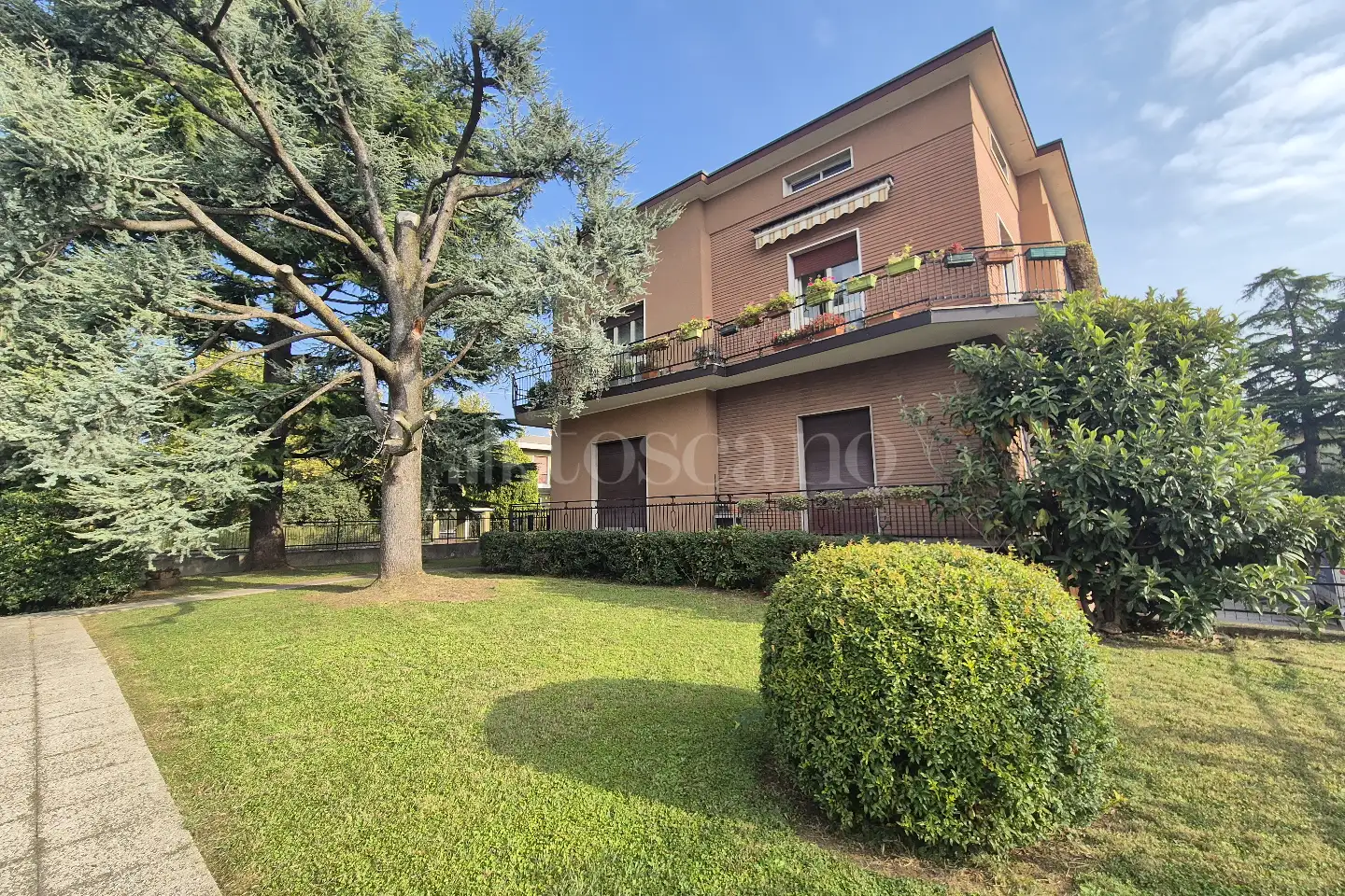 Villa Plurifamiliare in vendita di 350 mq a €750.000 (rif. 38/2025)