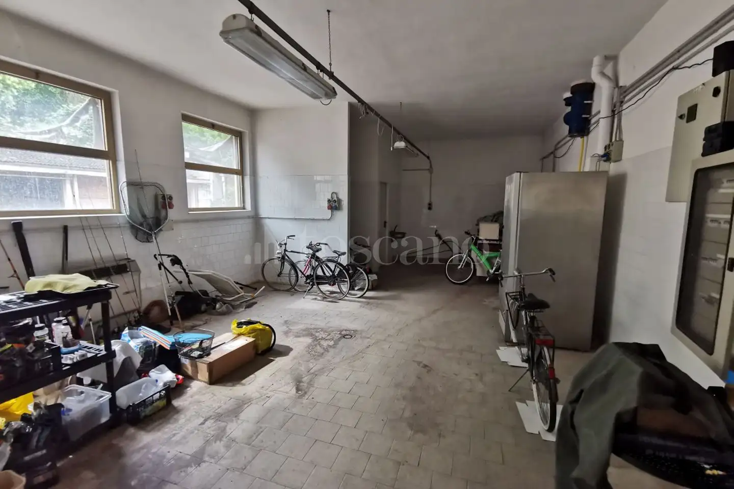 Laboratorio in vendita di 400 mq a €130.000 (rif. 26/2026)