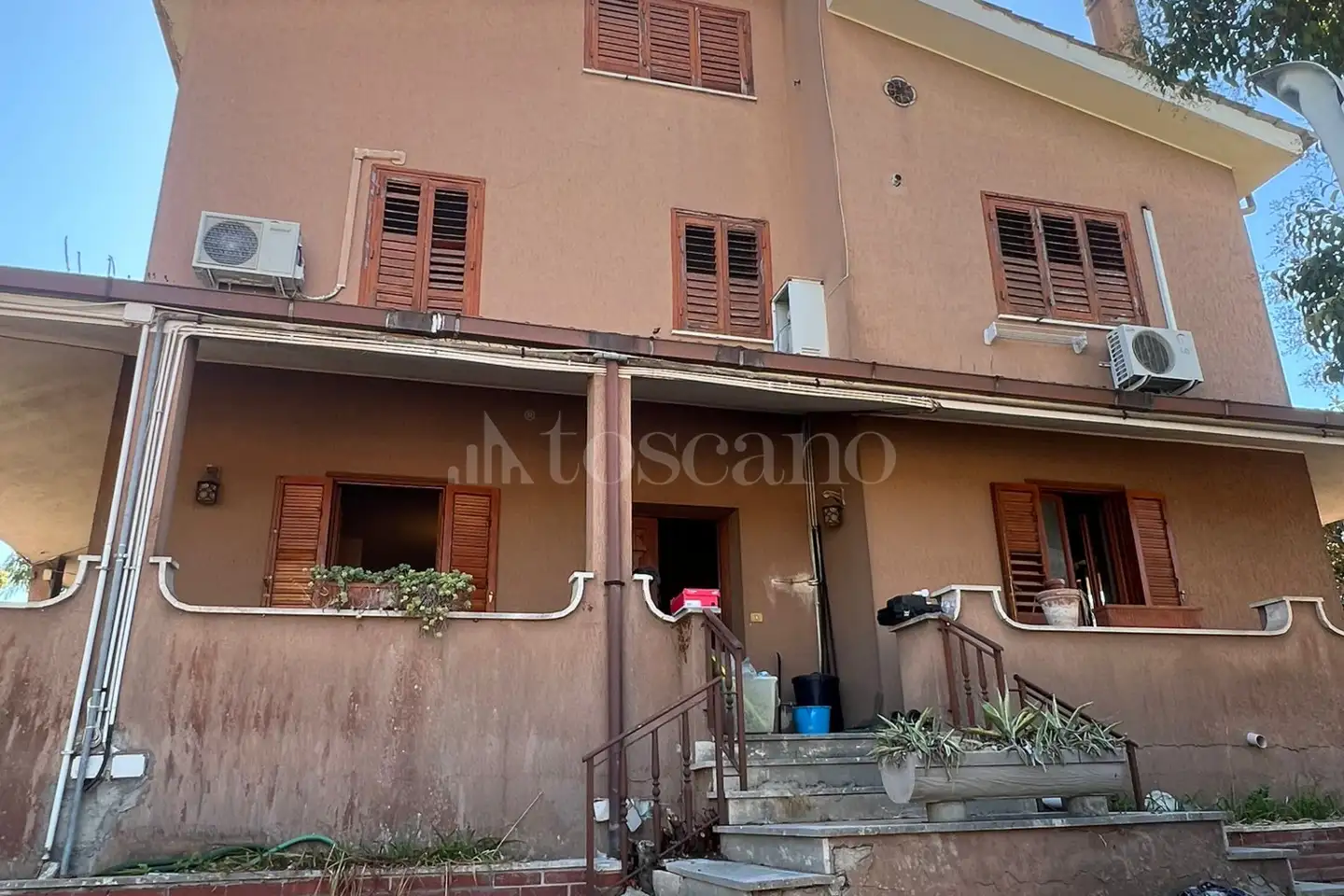 Villa in vendita di 300 mq a €330.000 (rif. 42/2025)