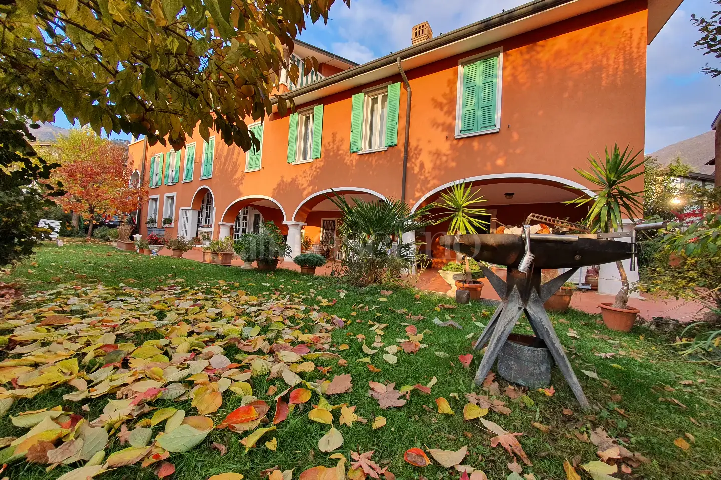 Villa Plurifamiliare in vendita di 400 mq a €399.000 (rif. 6/2025)