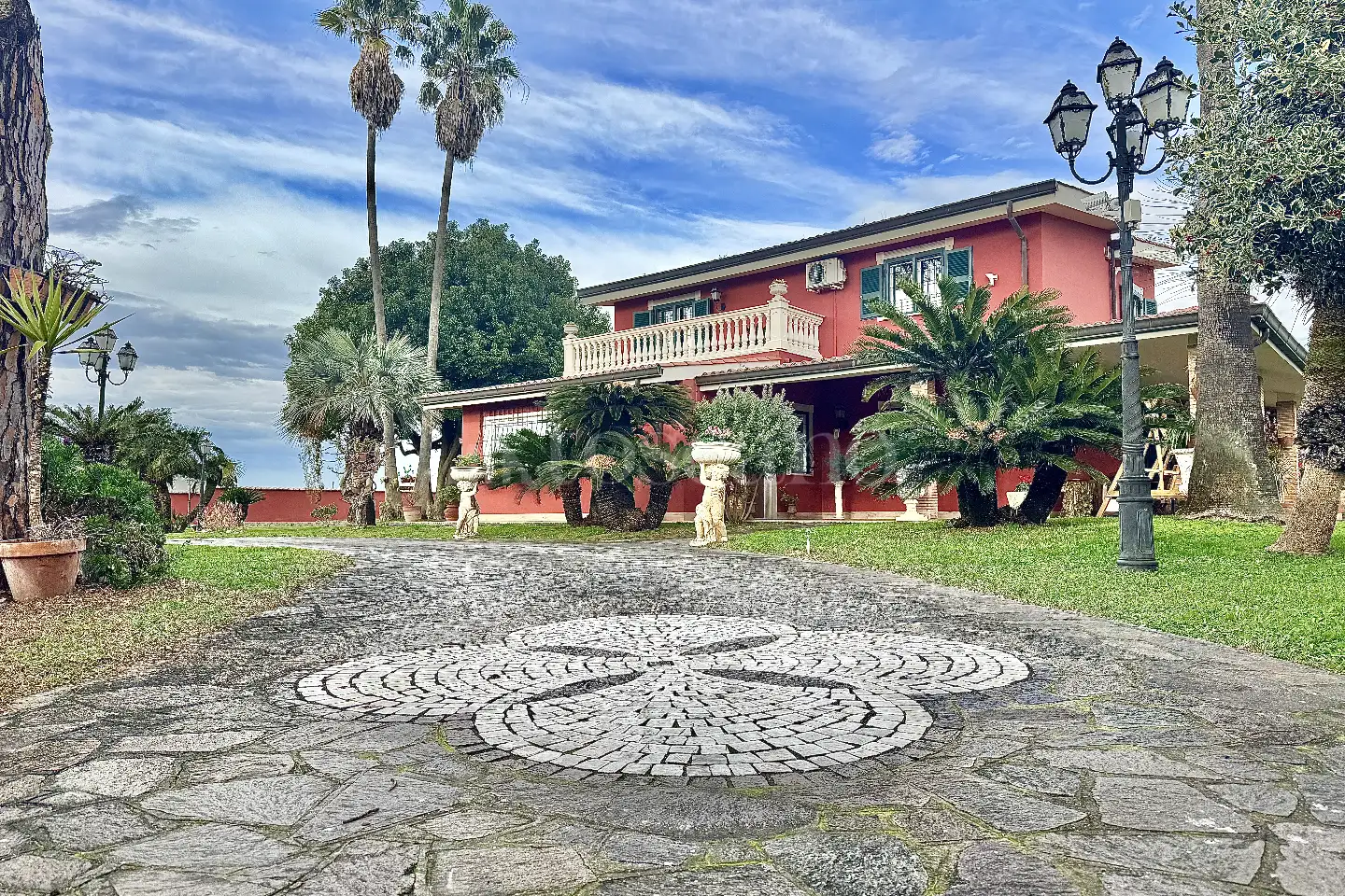 Villa in vendita di 300 mq a €445.000 (rif. 11/2025)