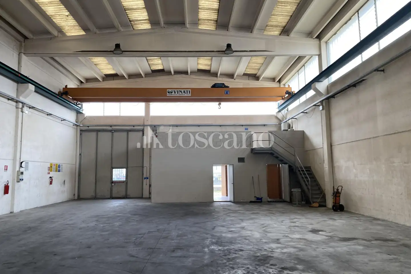 Capannone in vendita di 900 mq a €3,500 (rif. MRE0062VA.1)