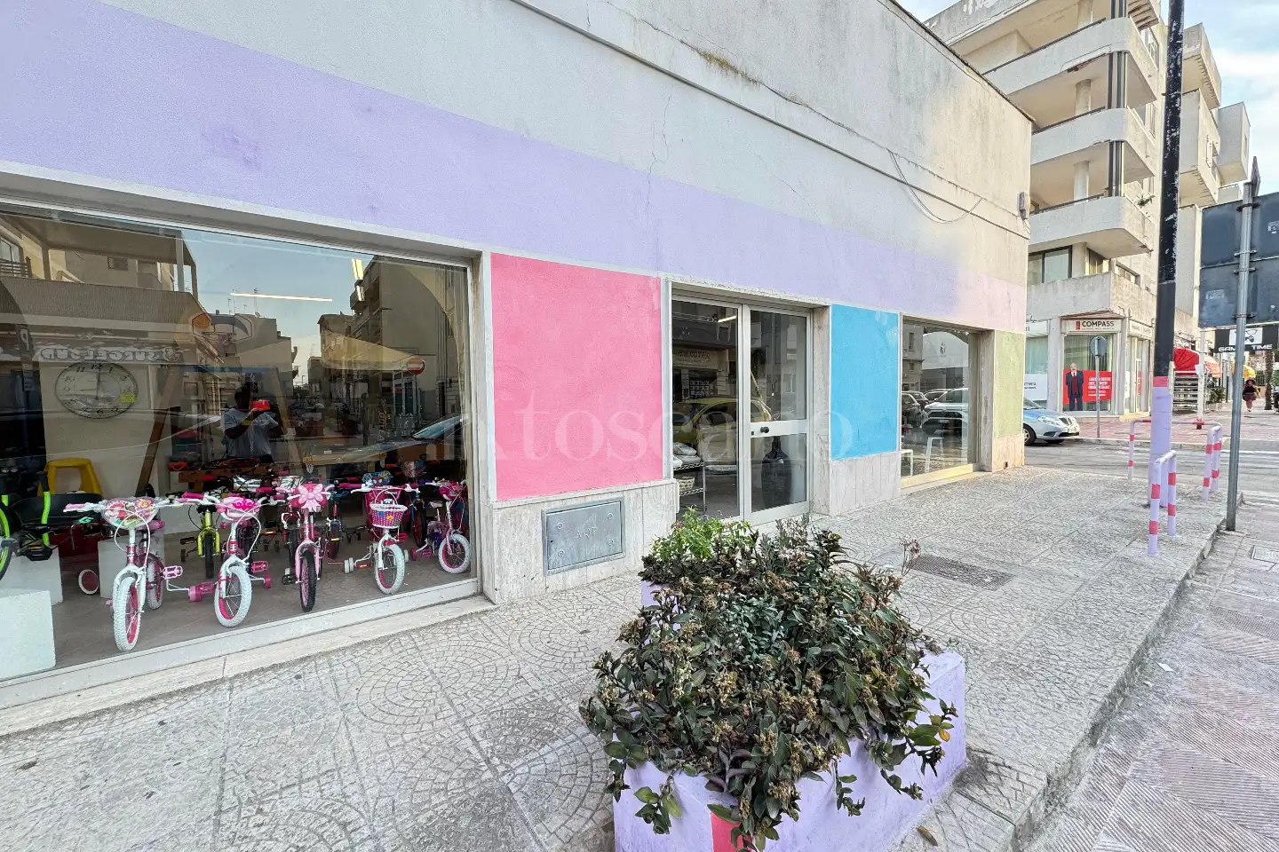 Negozio in vendita di 350 mq a €390.000 (rif. 60/2024)