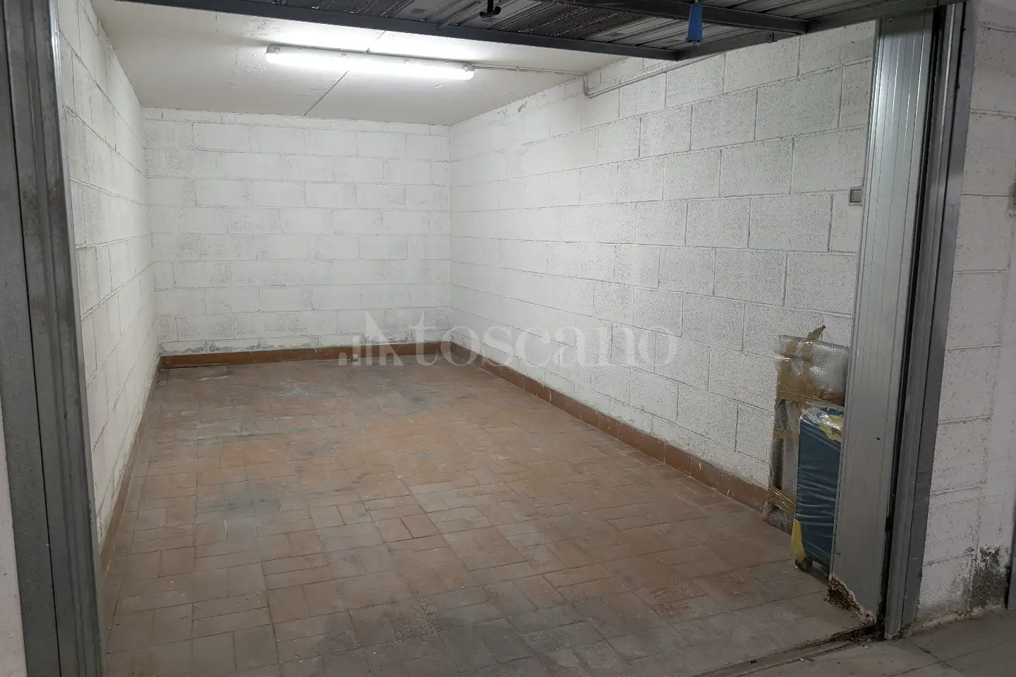 Box in vendita di 21 mq a €20.000 (rif. 30/2025)