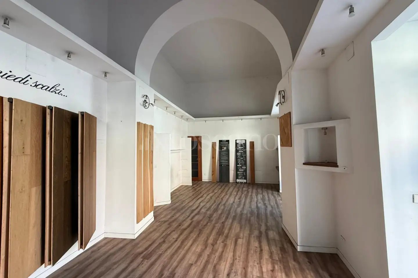 Negozio in affitto di 33 mq a €500 (rif. 18/2026)