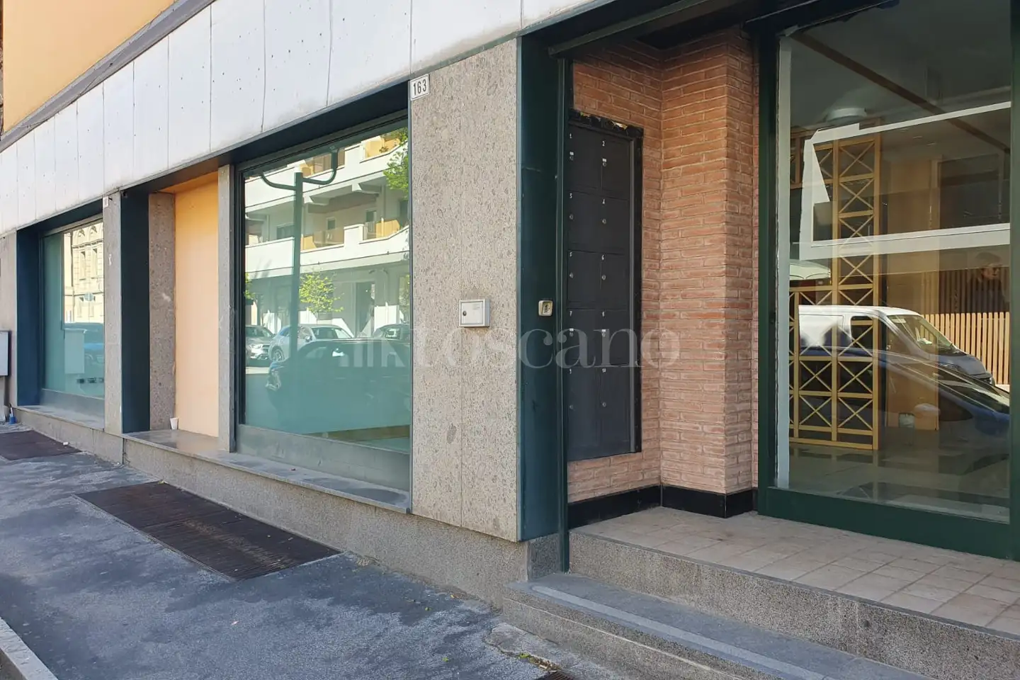 Negozio in affitto di 142 mq a €1.500 (rif. 33/2026)